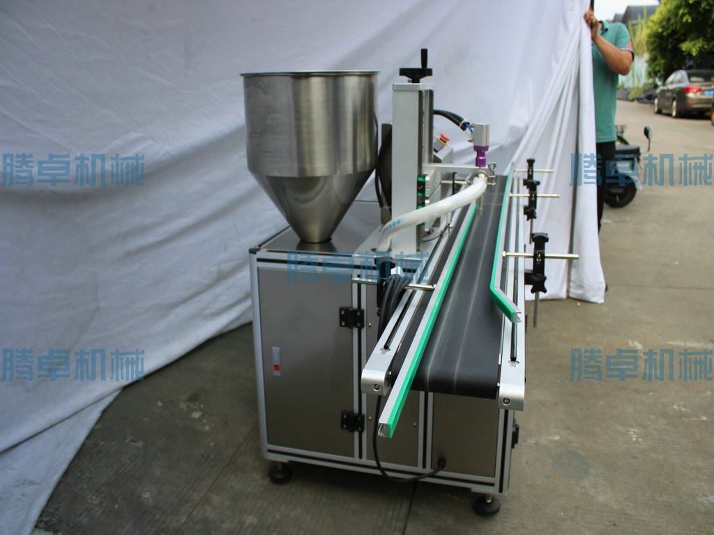 轉(zhuǎn)子泵灌裝機(jī) 轉(zhuǎn)子泵灌裝機(jī)